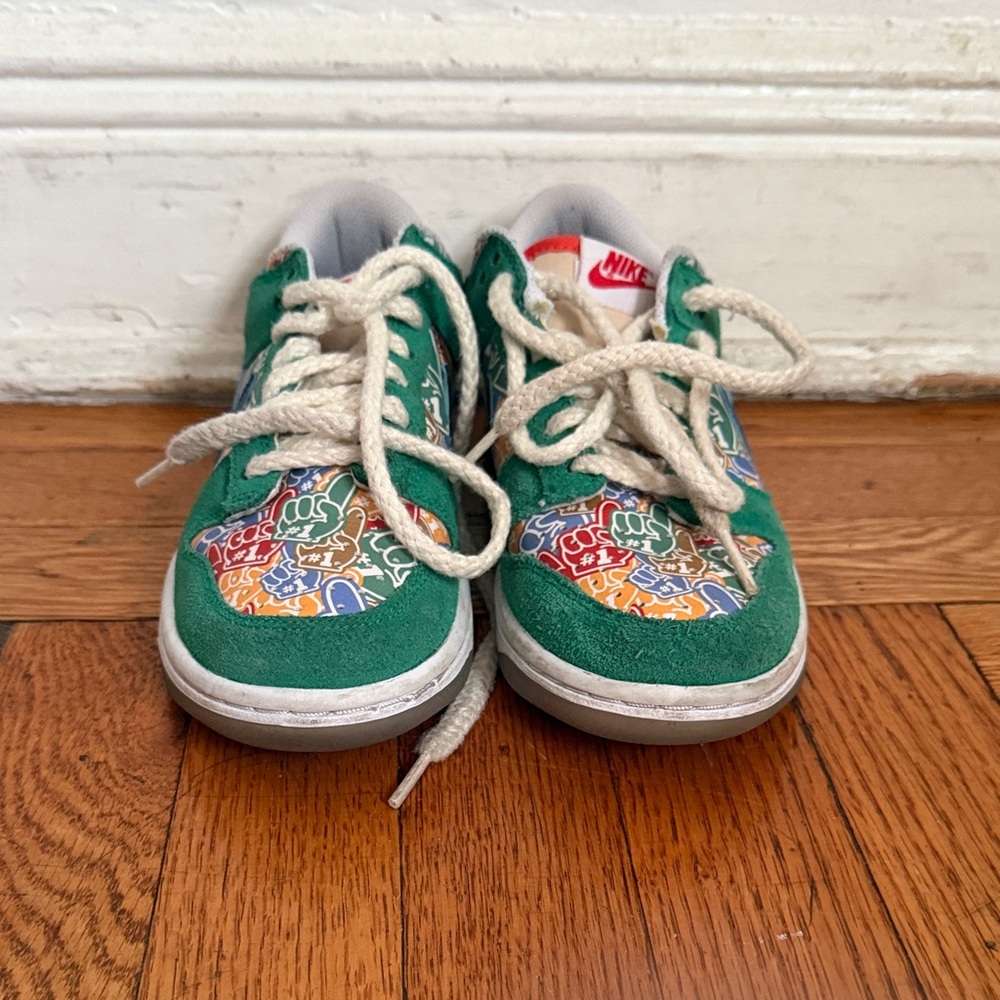 Nike Kids Multicolor Graphic Green Sneakers